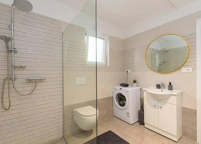 Villa Impression By Istrialux *