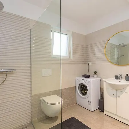 Villa Impression By Istrialux *