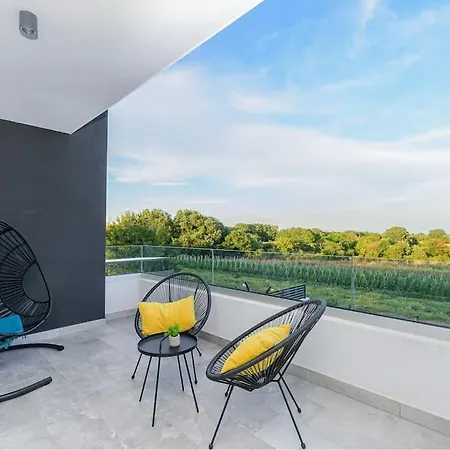 Villa Impression By Istrialux Ližnjan