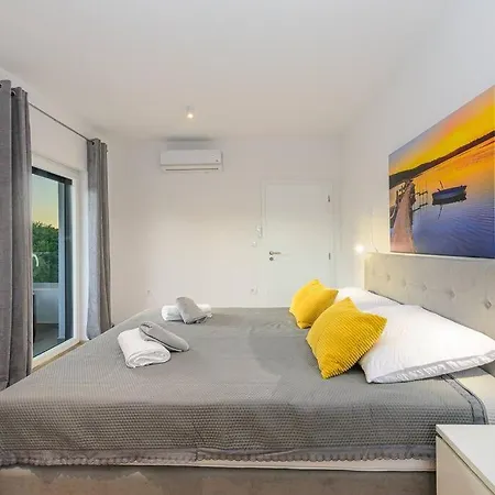 Villa Impression By Istrialux *