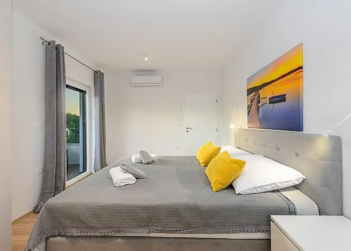 Villa Impression By Istrialux *